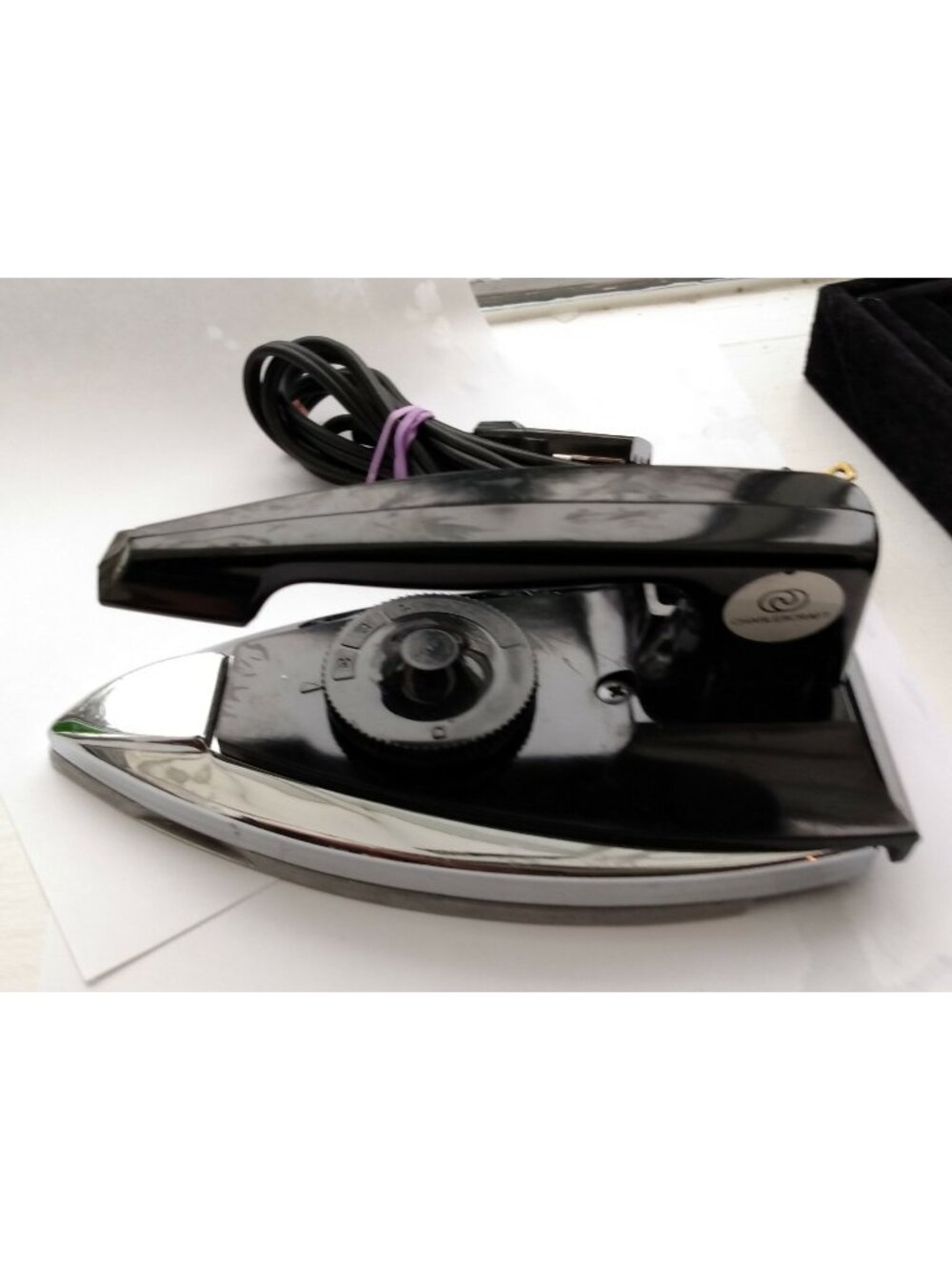 VINTAGE CHARLES CRAFT TRAVEL IRON 120V-60 hertz US PLUG Included